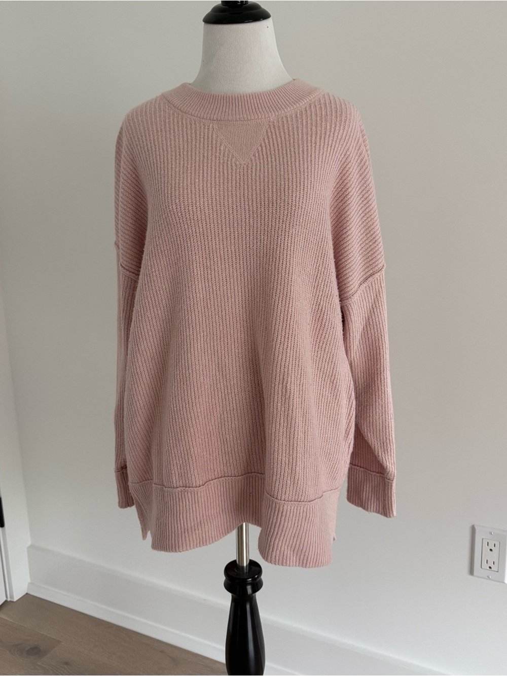 New with Tags! Aerie Pink Oversized Ribbed Crewneck Sweater - size XS